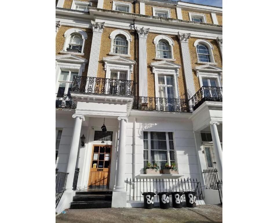 F101-First Floor Flat Fits 3 Near Hyde Park Appartement Londen Buitenkant foto