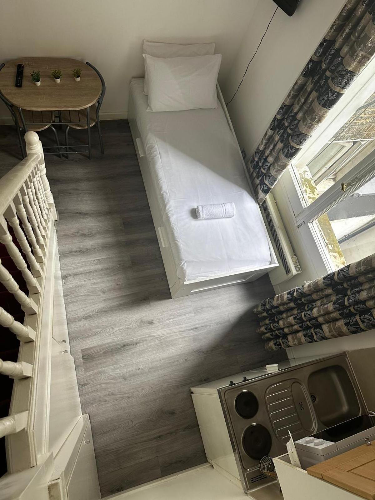 F101-First Floor Flat Fits 3 Near Hyde Park Appartement Londen Buitenkant foto